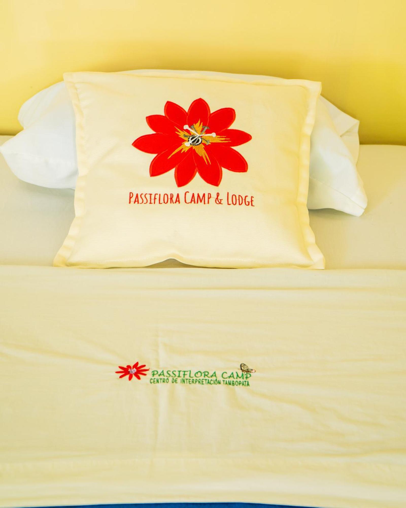 马尔多纳多港 Passiflora Camp旅馆 外观 照片